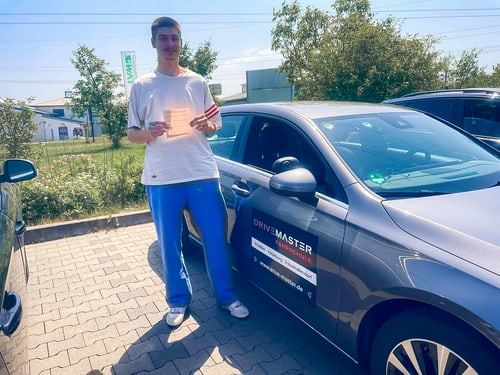 Maximilian Redler – Führerschein Klasse B197 (BF17) bei DriveMaster bestanden