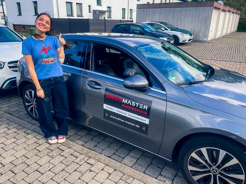 Mina Güven – Führerschein Klasse B197 bei DriveMaster bestanden